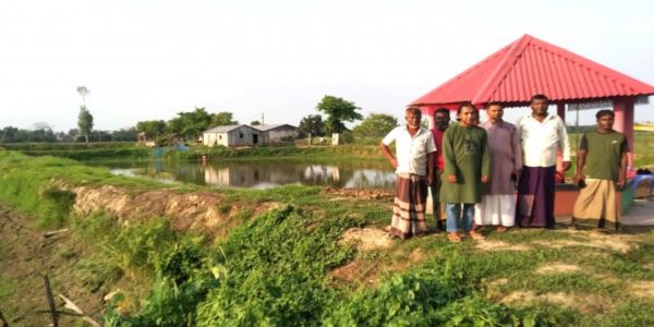 লন্ডন প্রবাসী রুহুল আমিন একজন সফল মৎস্য খামারি
